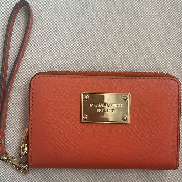 Michael Kors Handbags - MICHAEL KORS wristlet wallet